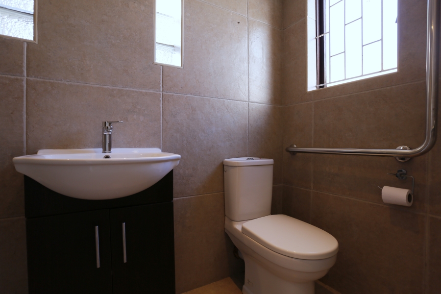 To Let 4 Bedroom Property for Rent in Tokai Western Cape